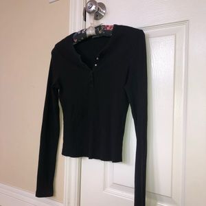 Black ribbed brandy melville snap henley top